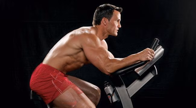 Nüchternes Cardio am Morgen: Kein überlegener Fettkiller