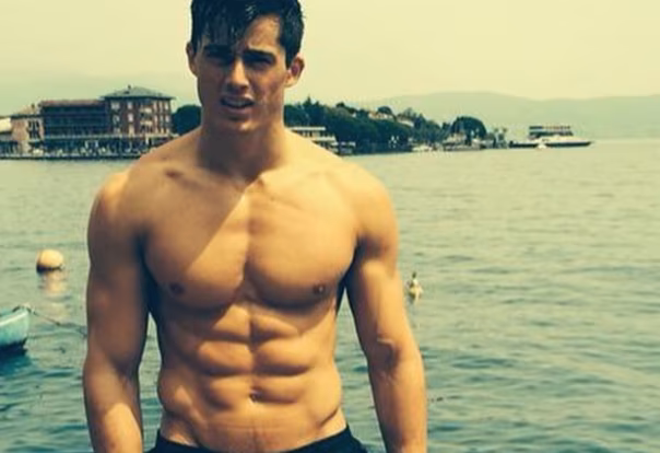 Student findet heraus: Mathe-Dozent ist ein Fitnessfreak und Top-Model!