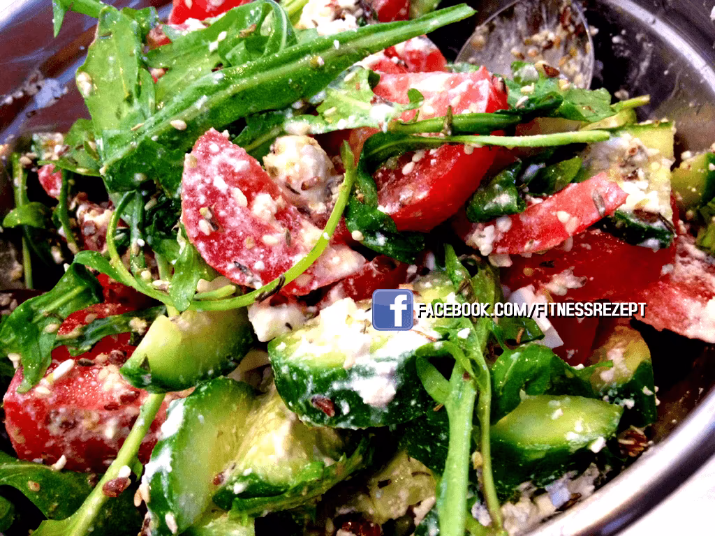 Sesam-Tomatensalat mit Rucola Sesam-Tomatensalat mit Rucola