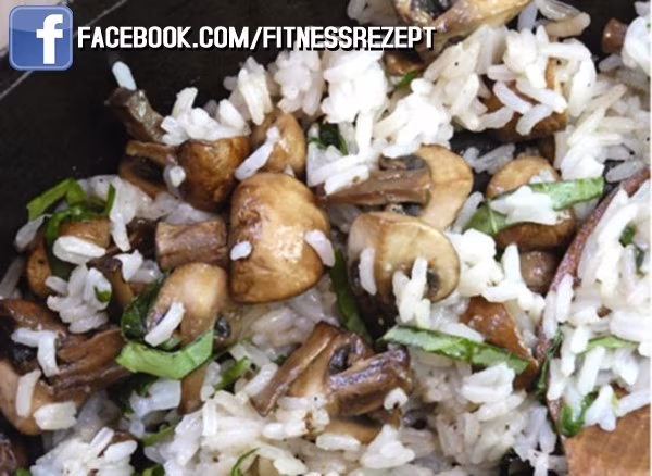 Vegetarische Pilz-Pfanne mit Naturreis Vegetarische Pilz-Pfanne mit Naturreis