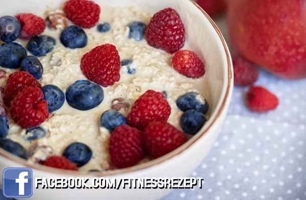 Protein-Haferflocken mit Beerenmix Protein-Haferflocken mit Beerenmix
