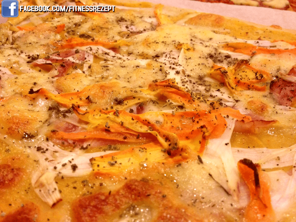 Low Carb Spargel-Karotten Pizza
