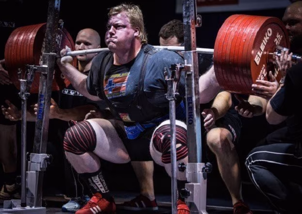 UNFASSBARER WELTREKORD: 490 kg Kniebeuge (RAW)! UNFASSBARER WELTREKORD: 490 kg Kniebeuge (RAW)!