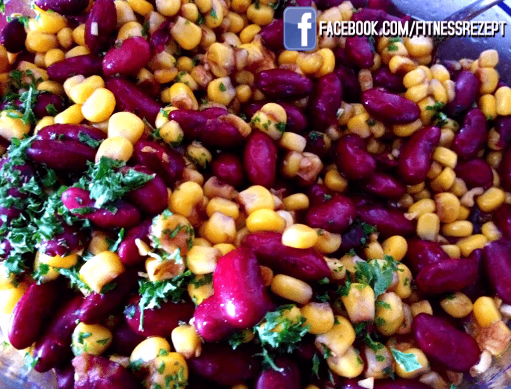 Rote Bohnen Salat mit frischer Petersilie Rote Bohnen Salat mit frischer Petersilie