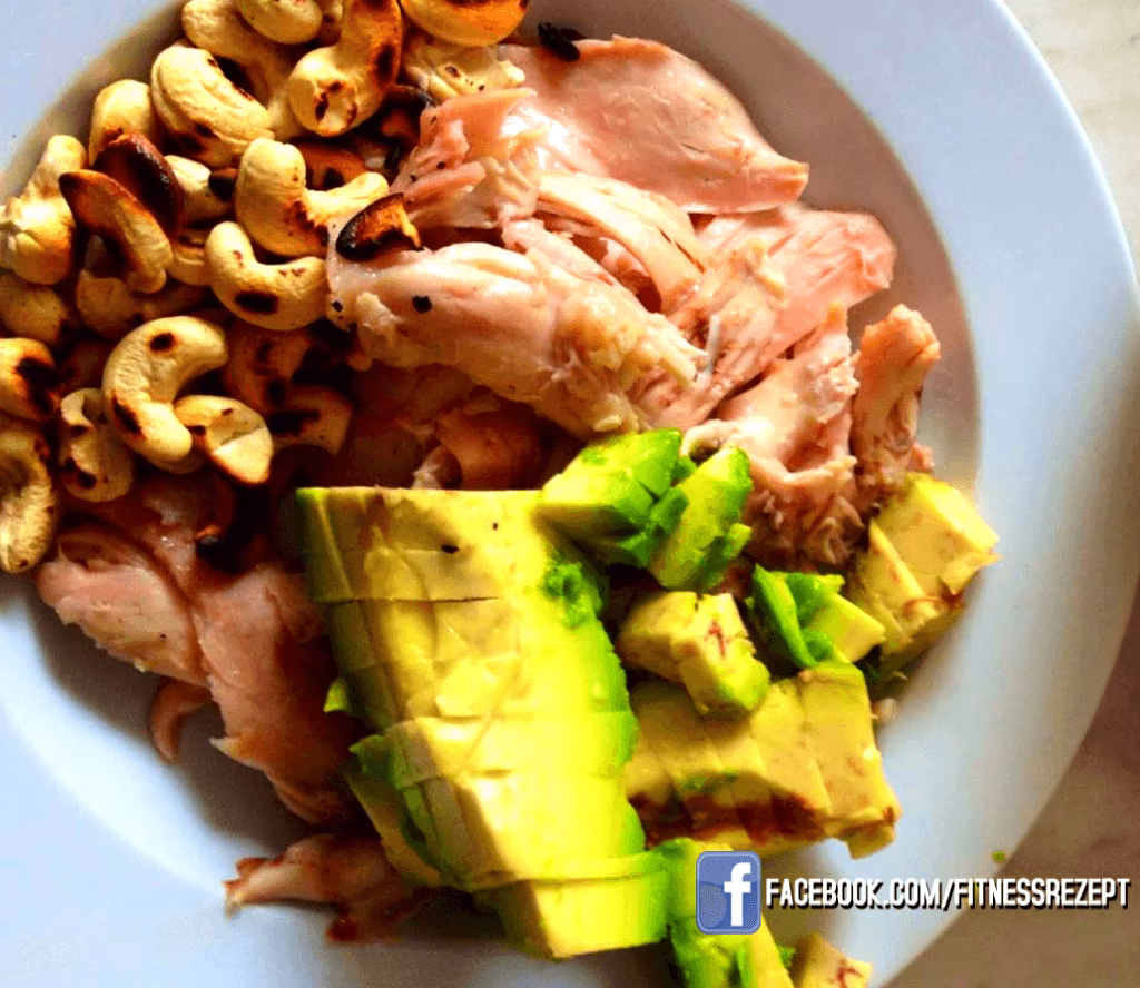 Ofenhähnchen mit Avocado und Cashewkernen Ofenhähnchen mit Avocado und Cashewkernen