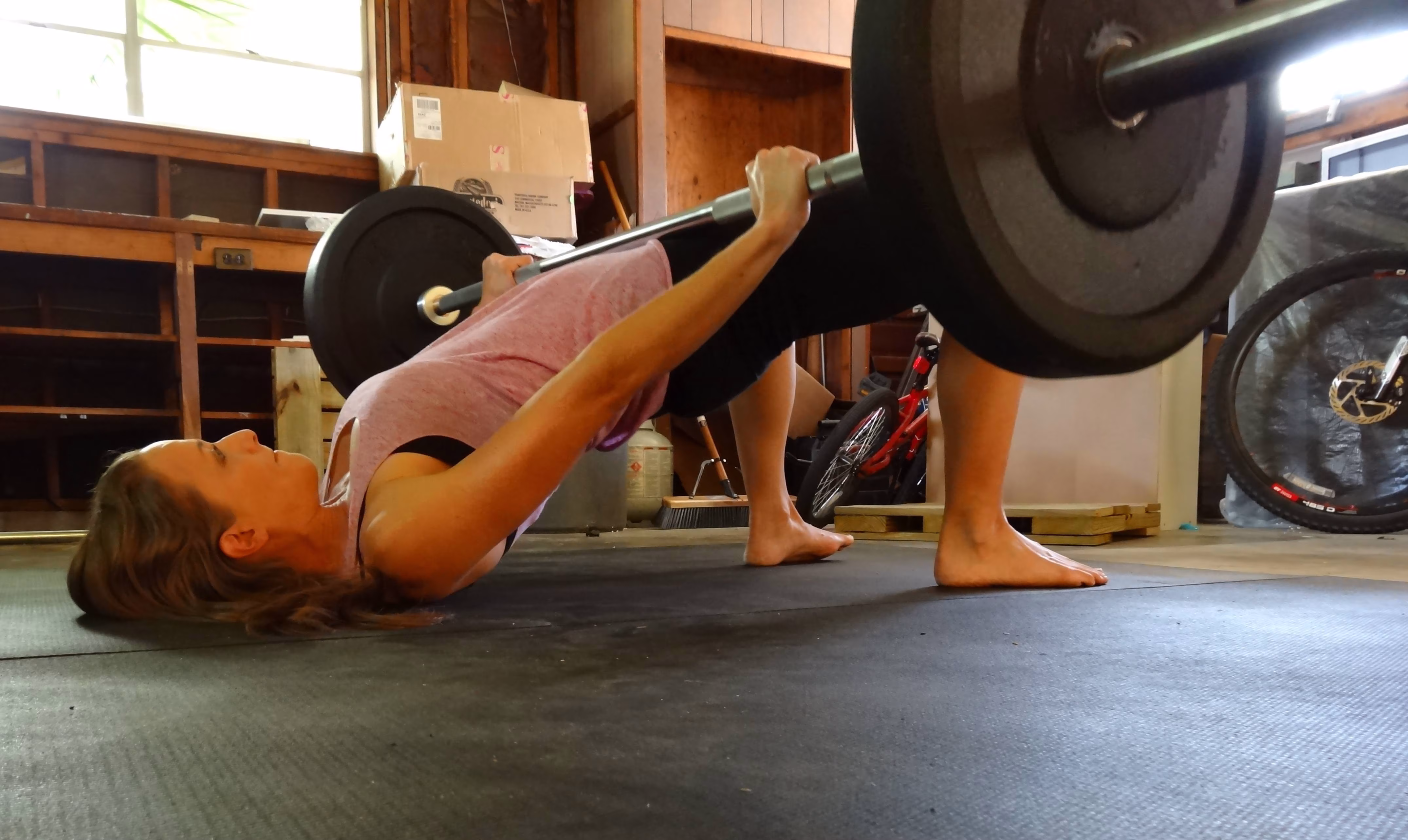 Hip Thrusts: Die BESTE Übung für einen knackigen Po? Hip Thrusts: Die BESTE Übung für einen knackigen Po?