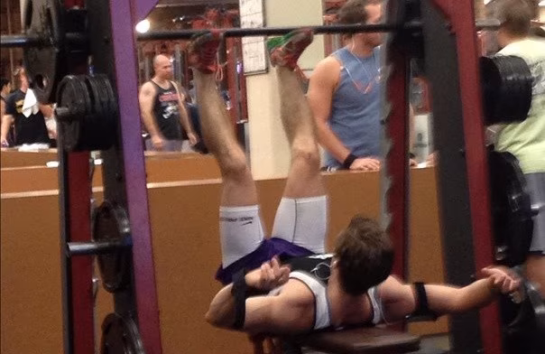 Diese 12 Typen trifft man wirklich in jedem Fitnessstudio! Diese 12 Typen trifft man wirklich in jedem Fitnessstudio!