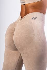 Nebbia Seamless High-Waist Leggings Maximum Push-up - beige