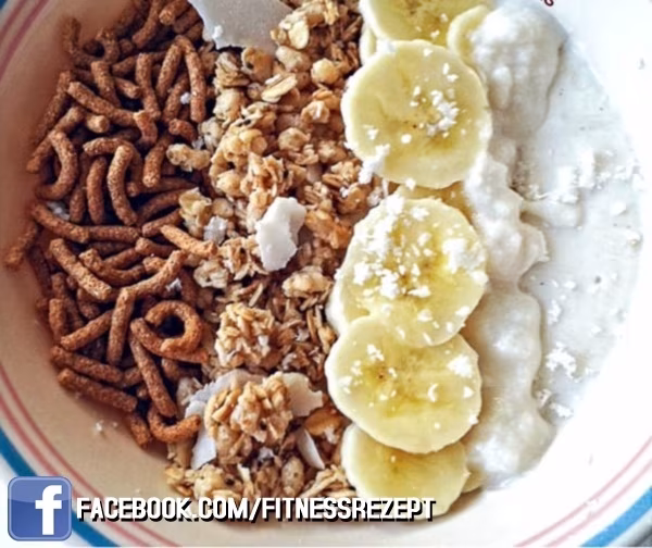 Kokosmüsli-Bananen-Joghurt Kokosmüsli-Bananen-Joghurt
