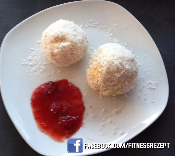 Protein-Topfenknödel mit Marmelade Protein-Topfenknödel mit Marmelade