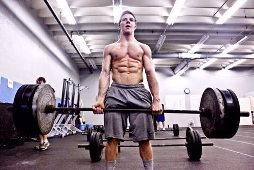 Muskeln aufbauen mit CrossFit-Training? Ist das überhaupt möglich? Muskeln aufbauen mit CrossFit-Training? Ist das überhaupt möglich?