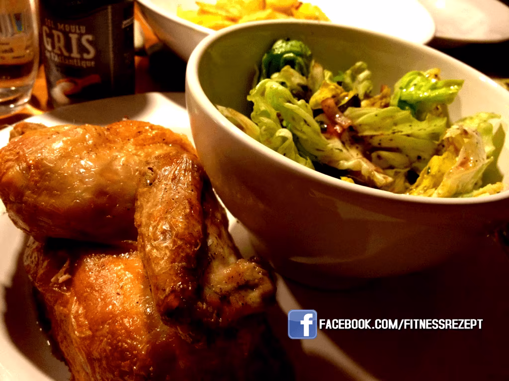 Frisches Grillhähnchen mit Salat Frisches Grillhähnchen mit Salat