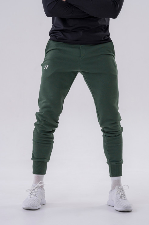 Nebbia Slim sweatpants with side pockets "Reset" 321 dark green