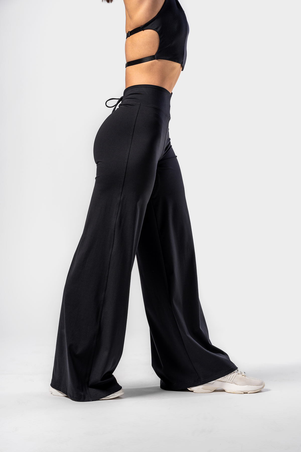 Nebbia Deni X High Waist Flared Pants - schwarz