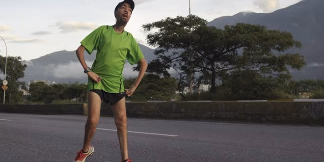 Marathonläufer Maickel Melamed, mit Muskelschwund nach 17 Stunden am Ziel! Marathonläufer Maickel Melamed, mit Muskelschwund nach 17 Stunden am Ziel!