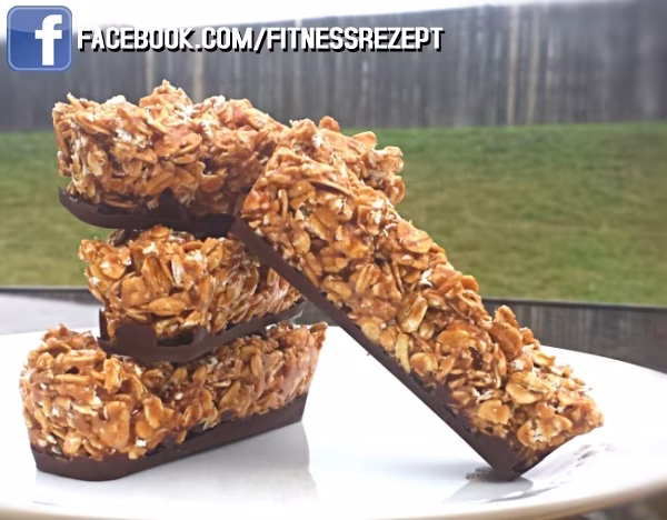 Erdnussbutter-Haferflocken-Proteinriegel Erdnussbutter-Haferflocken-Proteinriegel