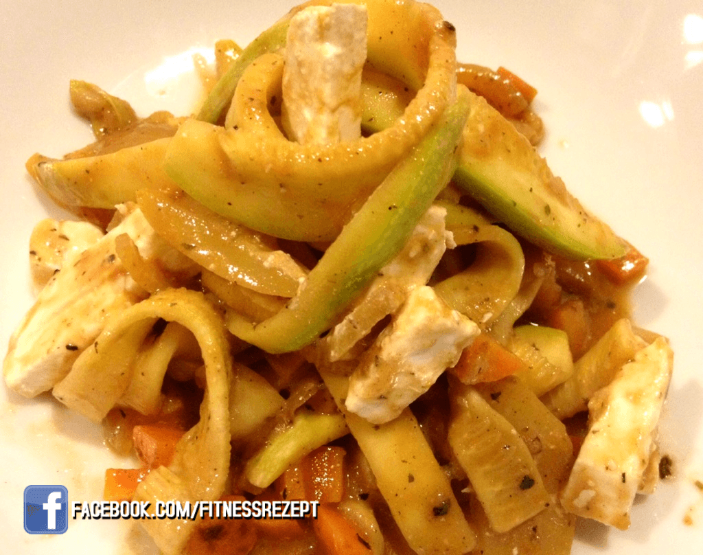 Zucchini Spaghetti an leichter Zitronensoße