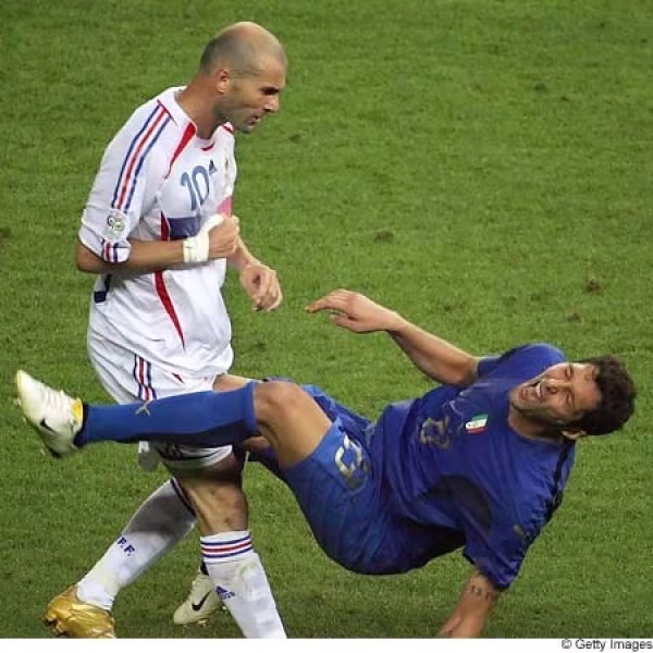 DOPING-SKANDAL – Profifußballer Zidane verwendet CREATIN DOPING-SKANDAL – Profifußballer Zidane verwendet CREATIN