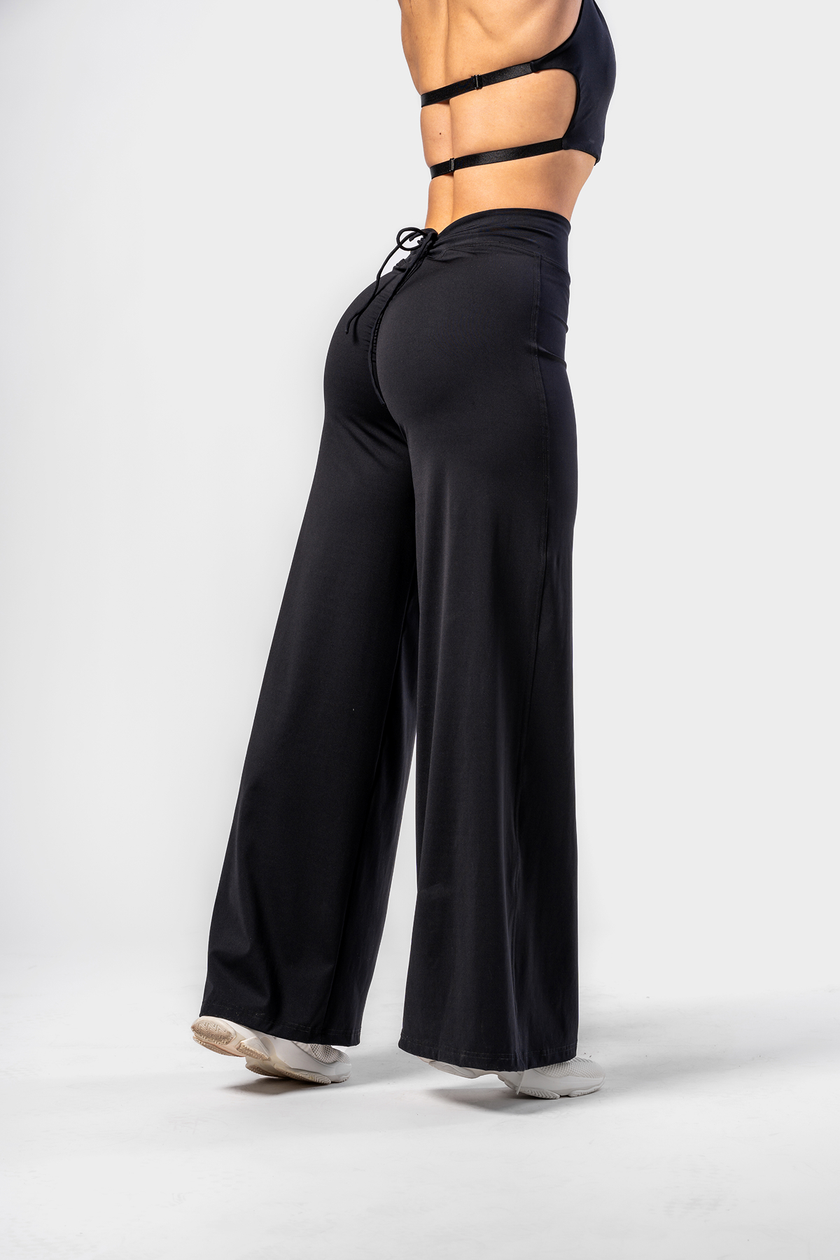 Nebbia Deni X High Waist Flared Pants - schwarz
