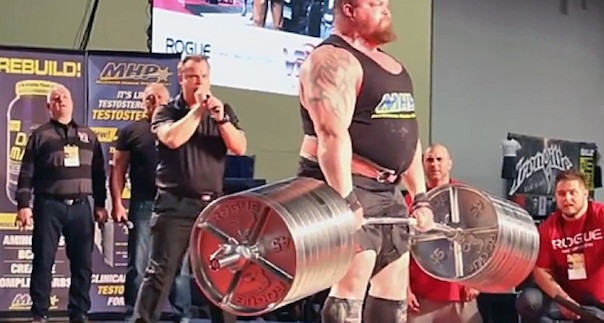 Deadlift World Record: Er hat es schon wieder getan!