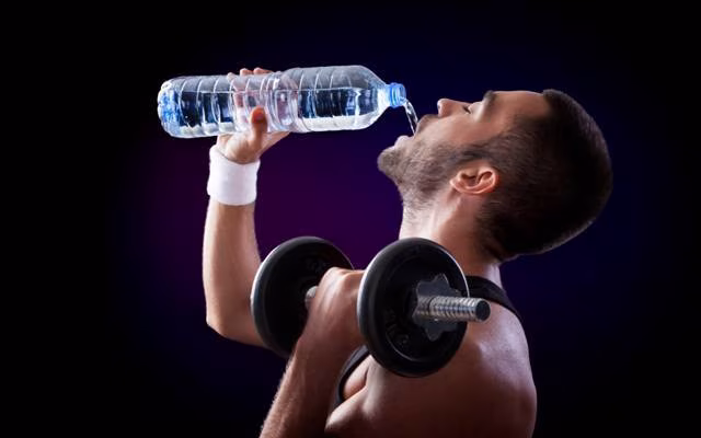 Schlagzeile des Tages: Die Reinheit geht bei Mineralwasser baden Schlagzeile des Tages: Die Reinheit geht bei Mineralwasser baden