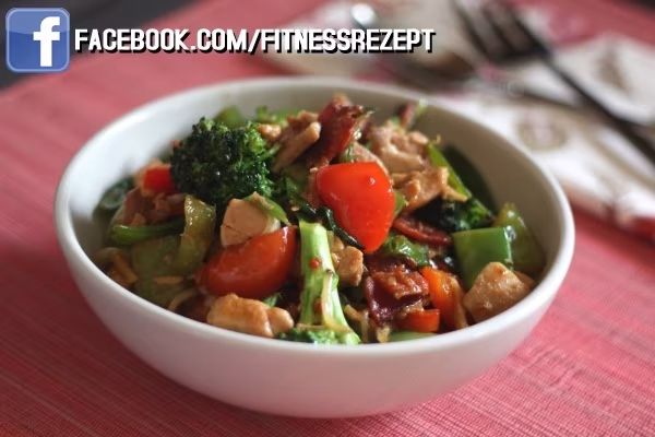 Hähnchen-Gemüse-Wok Hähnchen-Gemüse-Wok