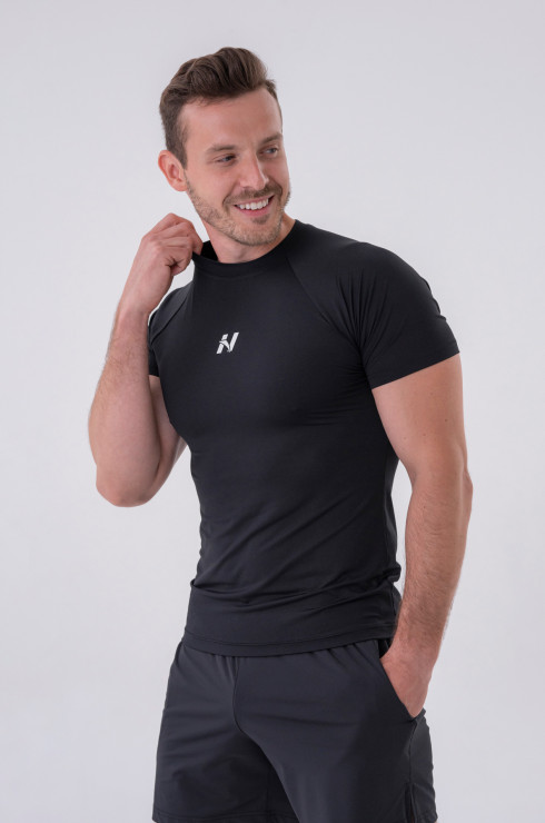 Nebbia Functional Slim Fit T-shirt 324 black