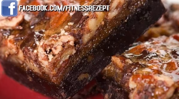 Selbstgemachte Proteinriegel Selbstgemachte Proteinriegel